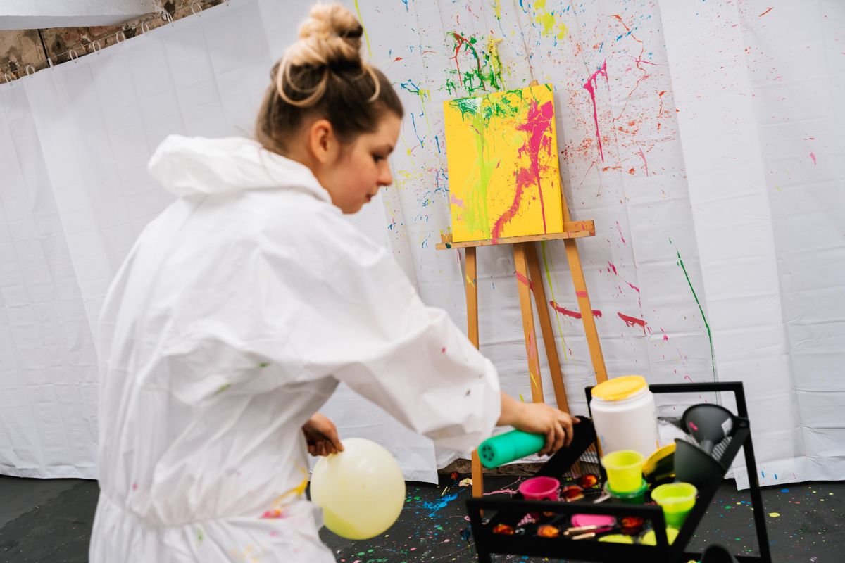 Pop-BalloonArt v ArtLab – praskání balónků s barvou