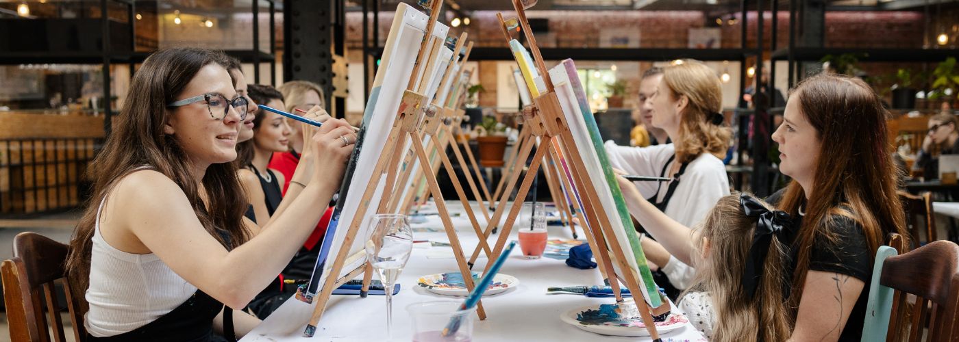 Prebuďte svoje tvorivé ja kurz maľovania workshop reštaurácia ArtMoment